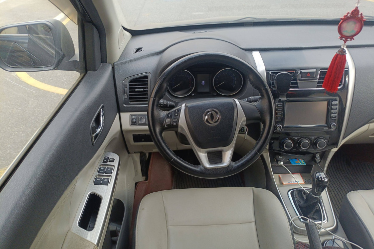 Forthing S500 2016 #12 Forthing S500 2016 car image #12