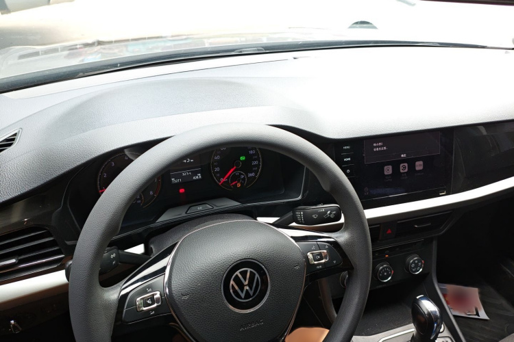 Volkswagen Lavida 2020 car image #12
