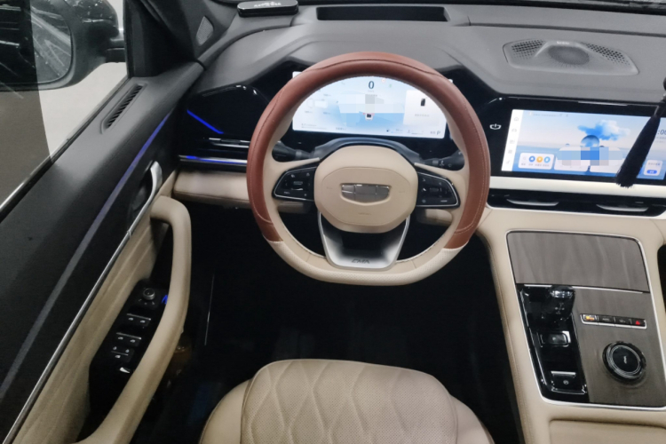 GEELY Tugella 2024 car image #12