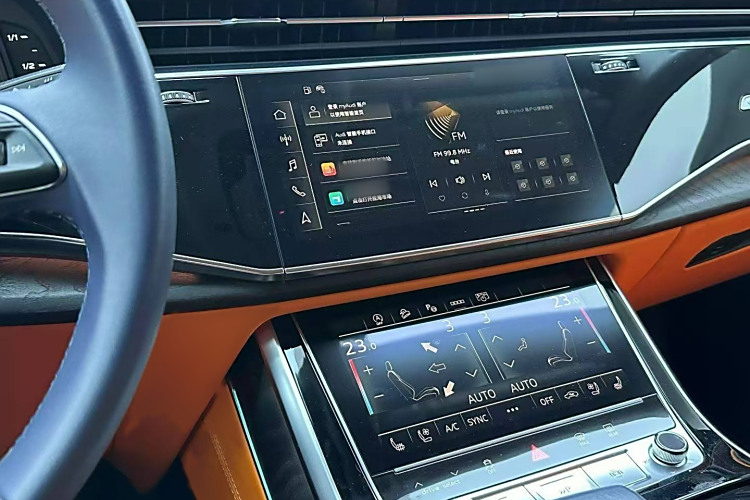 Audi Q8 2021 car image #12