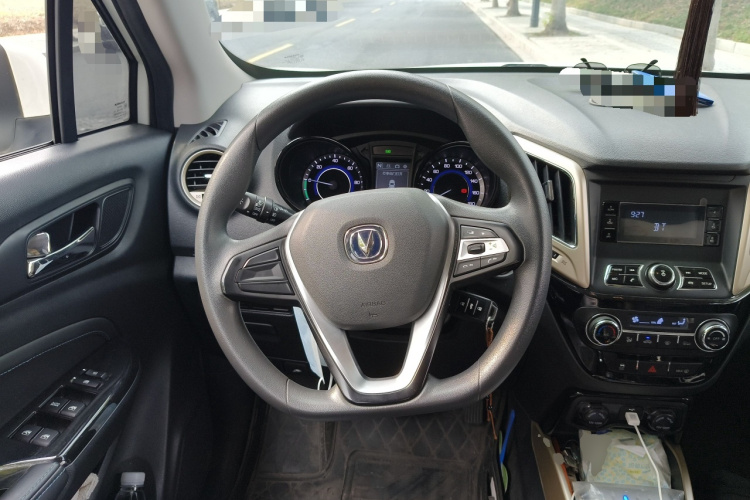 Changan CS15 EV 2018 #12 Changan CS15 EV 2018 car image #12