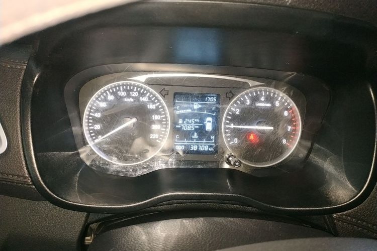 SWM X7 2022 صورة سيارة #12