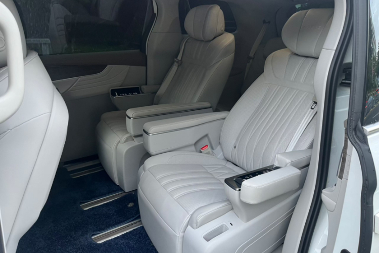 Roewe iMAX8 2020 immagine di auto #12