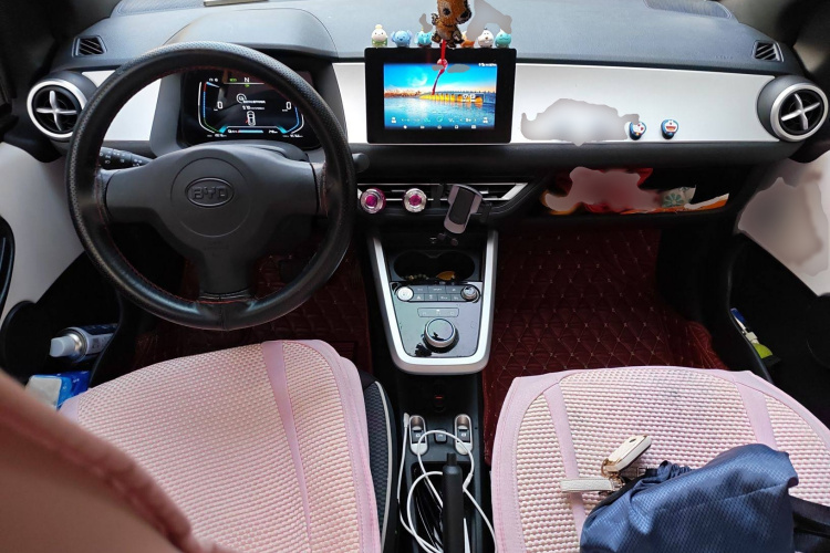 BYD e1 2020 car image #12