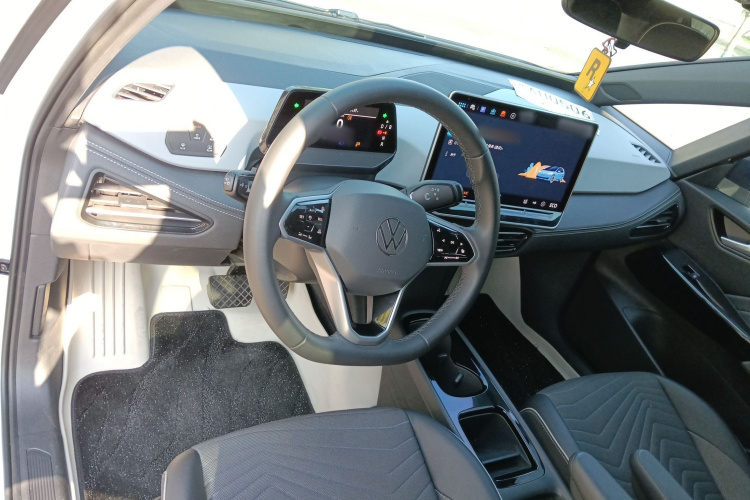 Volkswagen ID.3 2024 immagine di auto #12