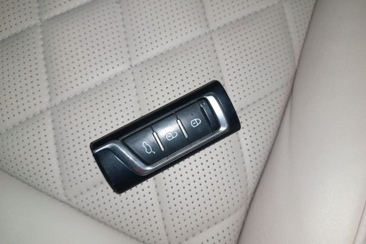 GAC Trumpchi GA8 2016 car image #12