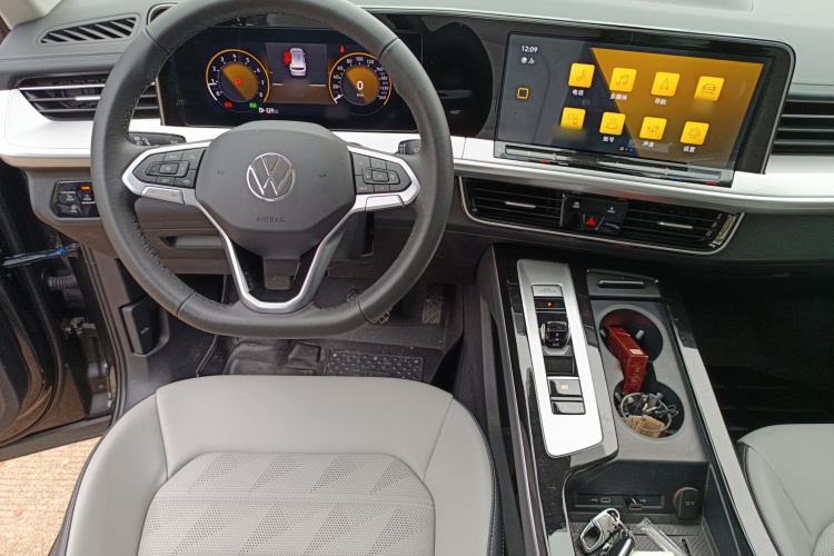 Volkswagen Tavendor 2024 car image #12