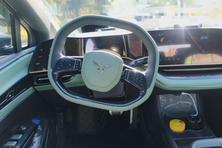 HongQi EH7 2025 #12 HongQi EH7 2025 car image #12