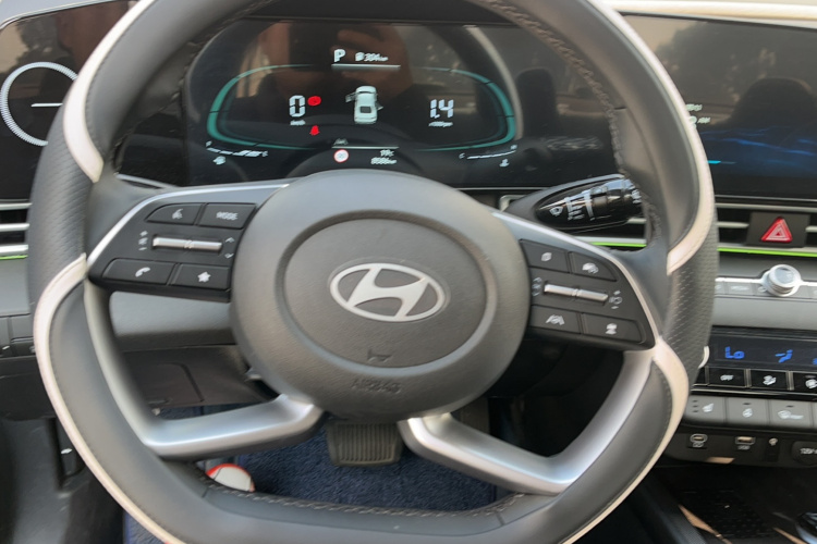 Hyundai Elantra EV 2024 car image #12