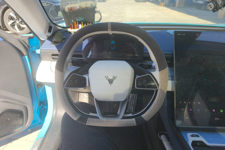 哪吒汽车 哪吒GT 2024 汽车图片 #12