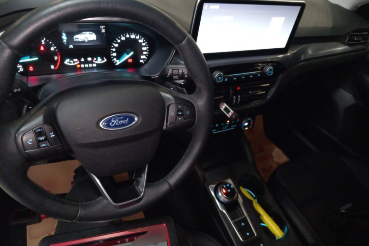 Ford Focus Active 2020 صورة سيارة #12