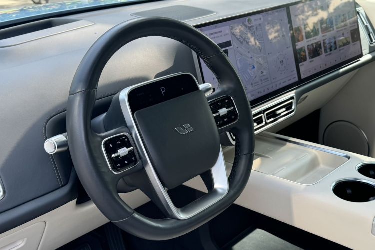 Li L8 2023 изображение автомобиля #12