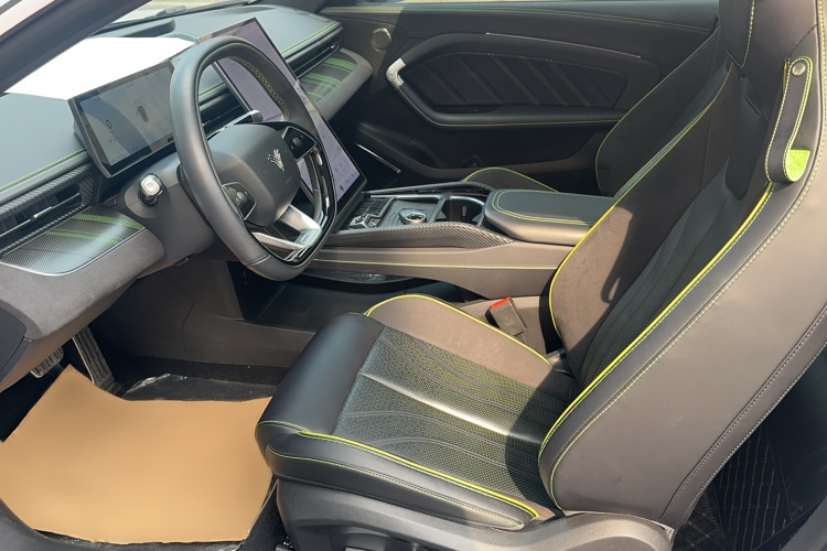 哪吒汽车 哪吒GT 2024 汽车图片 #12