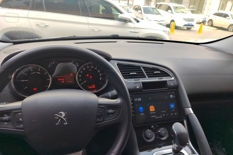Peugeot 3008 2018 car image #12