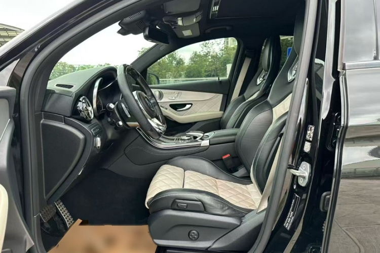 Mercedes-Benz GLC Coupe AMG 2019 صورة سيارة #12