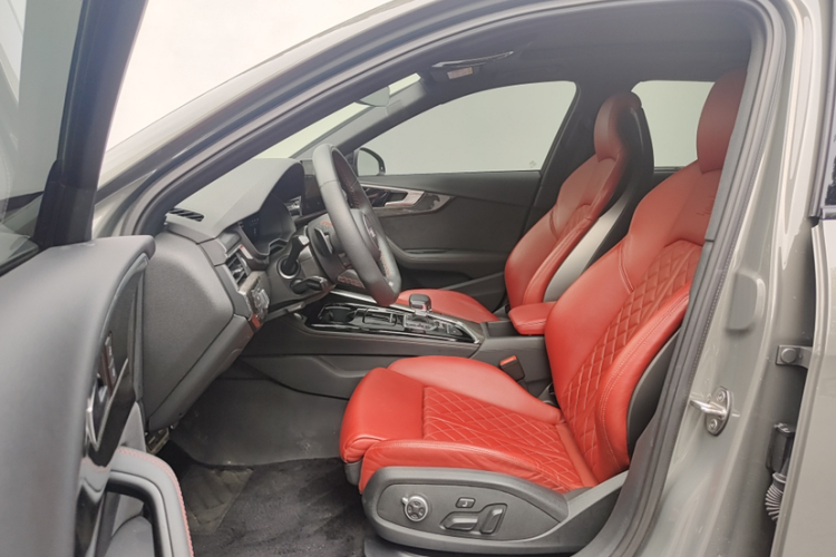 Audi S4 2023 car image #12