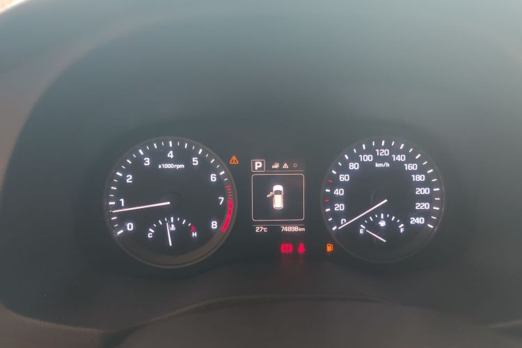 Hyundai Tucson (Imported) 2017 car image #12