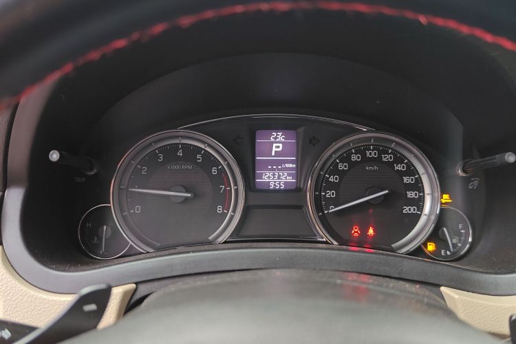 Suzuki Ciaz 2016 изображение автомобиля #12