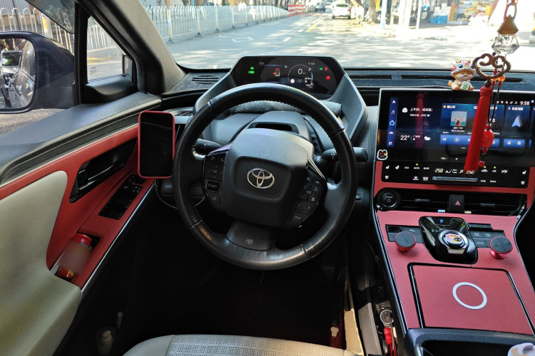 Toyota bZ4X 2023 immagine di auto #12