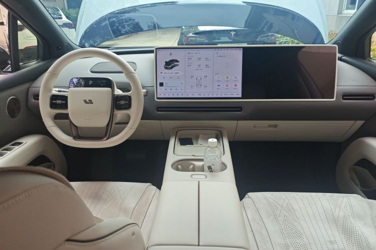 理想汽车 理想i6 2025 汽车图片 #12