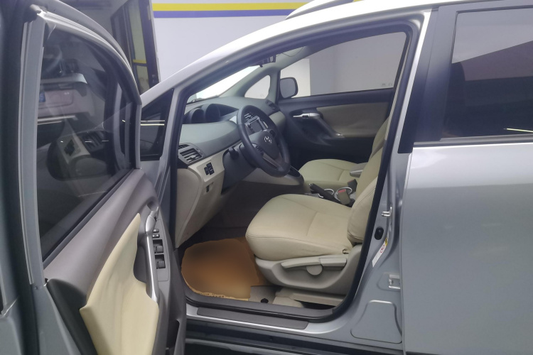 Toyota Verso 2016 car image #12