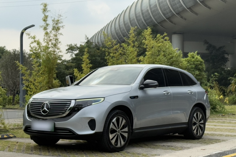 Mercedes-Benz EQC Class 2022 car image #12