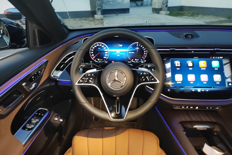 Mercedes-Benz E Class New Energy 2025 immagine di auto #12