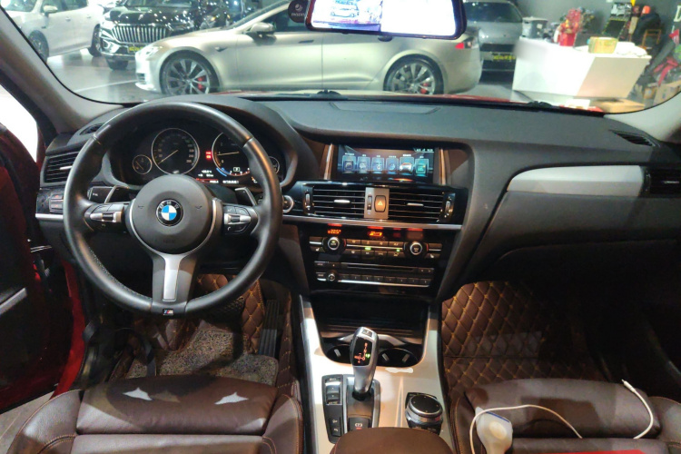 BMW X4 M40i 2018 #12 BMW X4 M40i 2018 car image #12