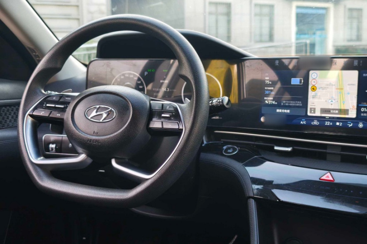 Hyundai Mistra New Energy 2023 #12 Hyundai Mistra New Energy 2023 car image #12