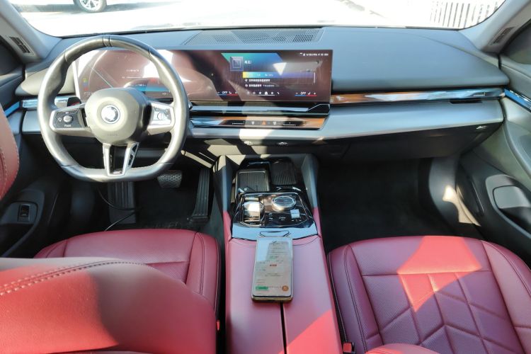 BMW i5 M60 2024 car image #12