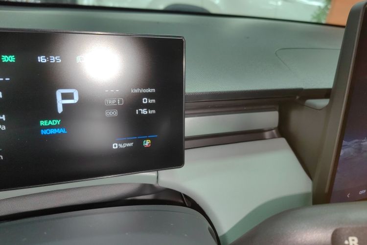 Roewe D6 2025 изображение автомобиля #12