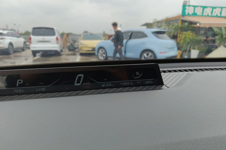 哪吒汽车 哪吒AYA 2024 汽车图片 #12