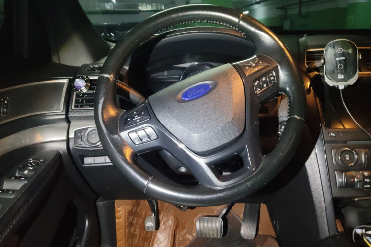 Ford Explorer (Imported) 2017 car image #12