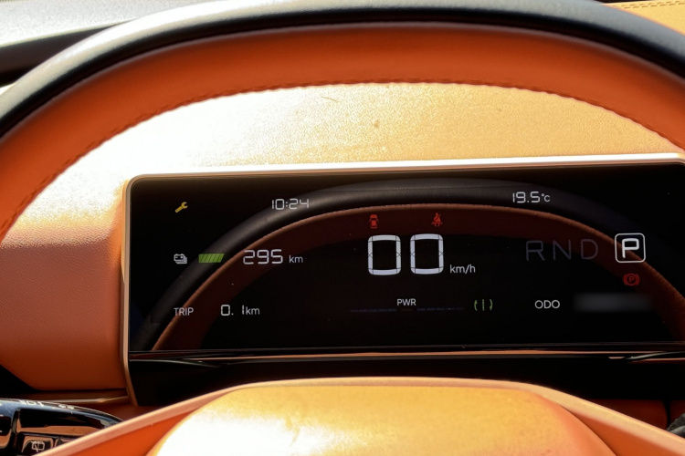 哪吒汽车 哪吒X 2024 汽车图片 #12