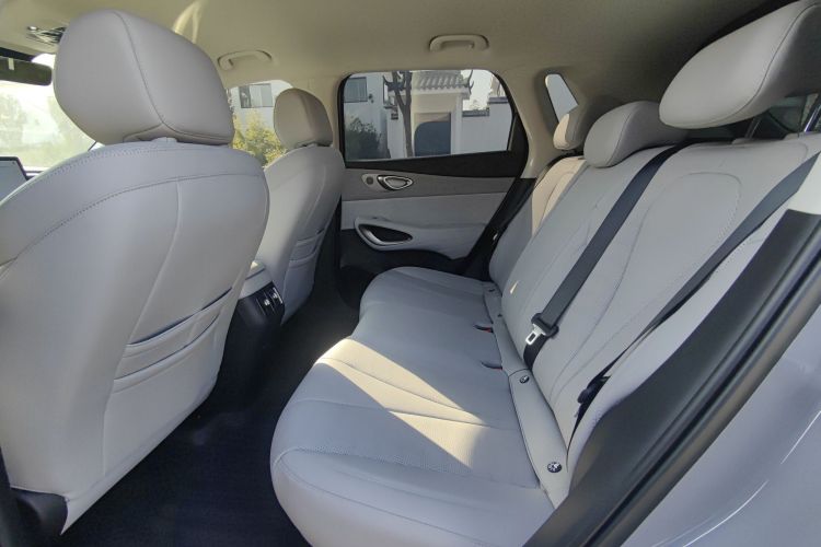 BYD Sea Lion 05 EV 2025 #12 BYD Sea Lion 05 EV 2025 car image #12