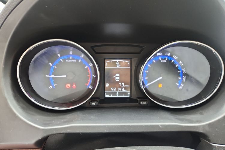 Forthing SX6 2016 car image #12