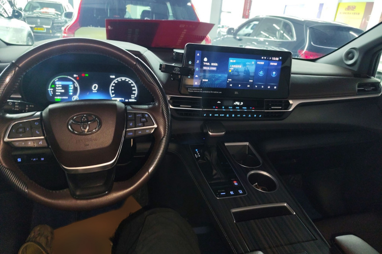 Toyota Sienna 2022 #12 Toyota Sienna 2022 car image #12