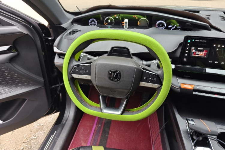 Changan UNI-V 2022 car image #12