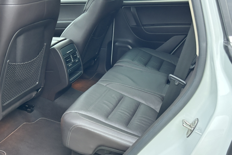 Volkswagen Touareg 2015 car image #12