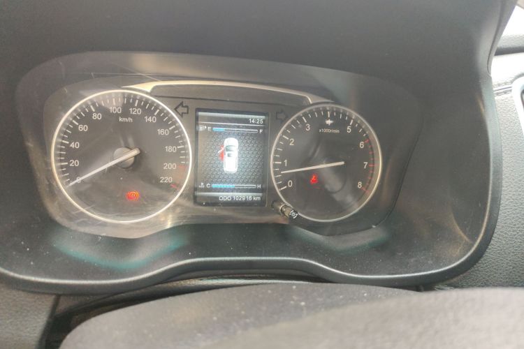 SWM斯威汽车 SWM斯威X2 2017 #12 SWM斯威汽车 SWM斯威X2 2017 汽车图片 #12