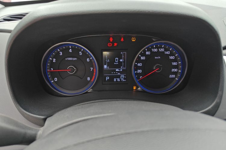 Hyundai ix25 2018 #12 Hyundai ix25 2018 car image #12