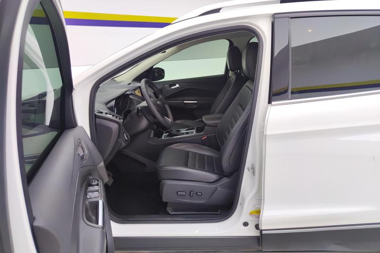 Ford Kuga 2017 car image #12