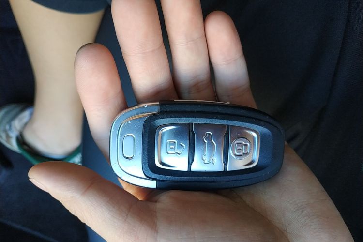 HongQi E-QM5 2022 immagine di auto #12