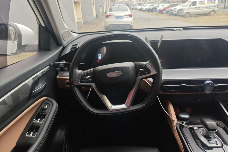 GEELY OkavangoR7 2024 car image #12