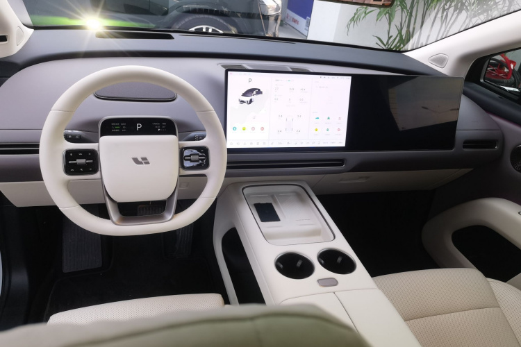 Li i8 2025 изображение автомобиля #12