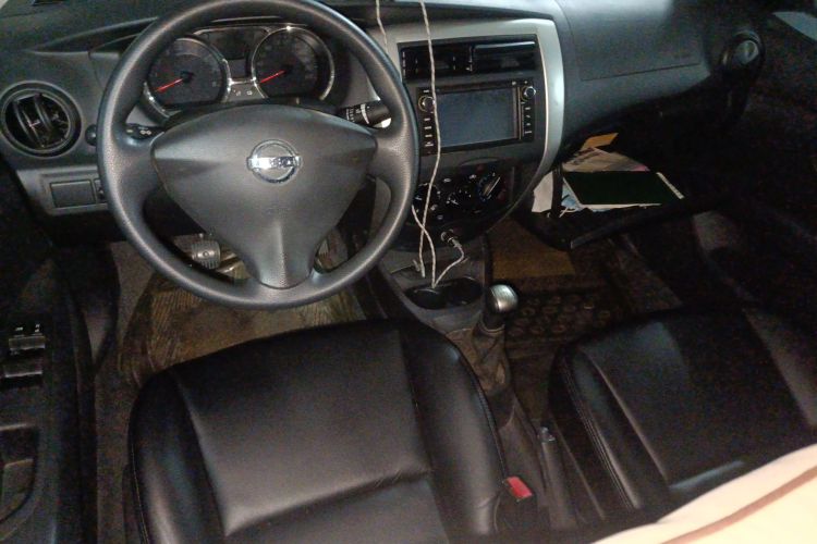 日产 骊威 2013 汽车图片 #12