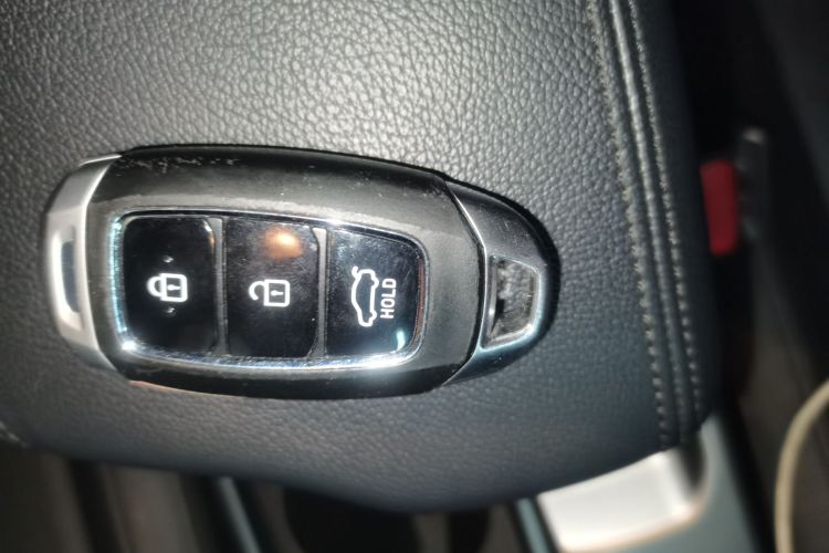 Hyundai Lafesta 2020 car image #12