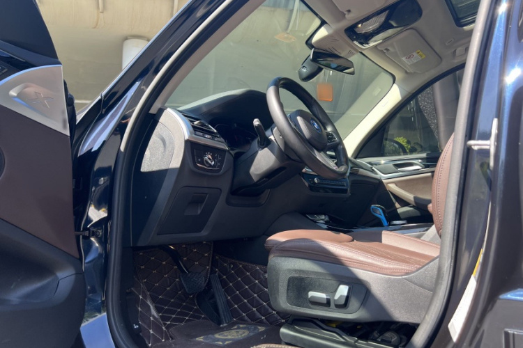 BMW iX3 2022 car image #12