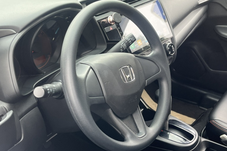 Honda Fit (Imported) 2019 car image #12