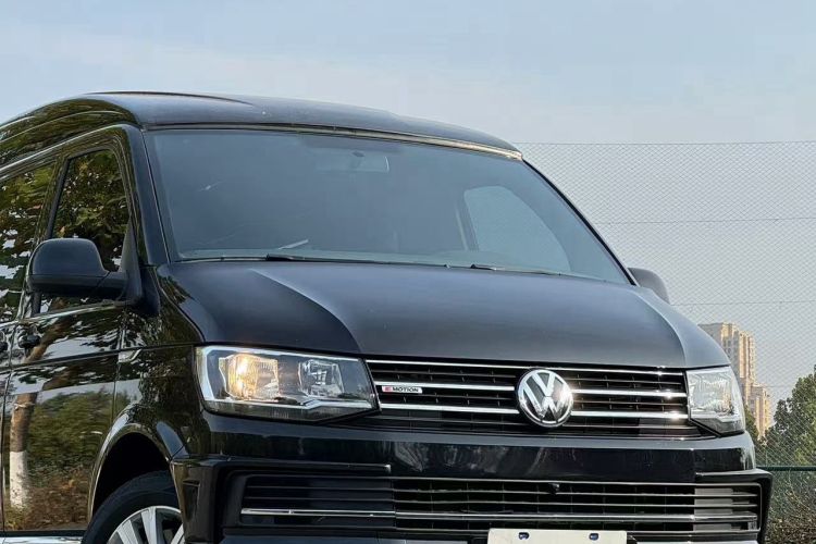 Volkswagen Caravelle 2017 car image #12